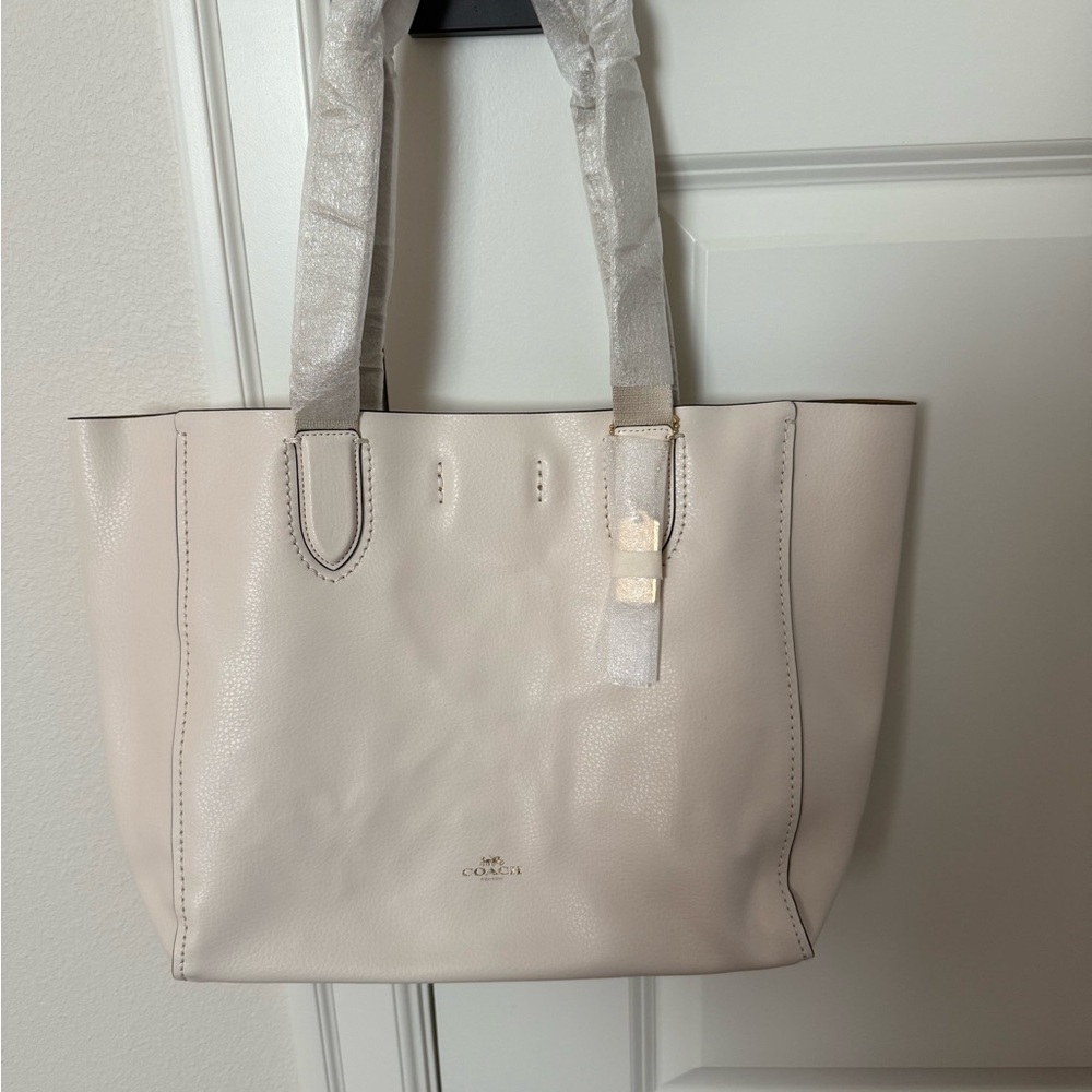 DERBY TOTE IN PEBBLE LEATHER (COACH F58660)
New with a tag - Picture 6 of 6